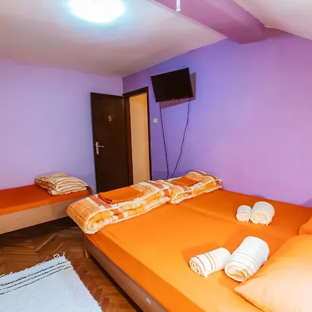 Hostel Laufer *