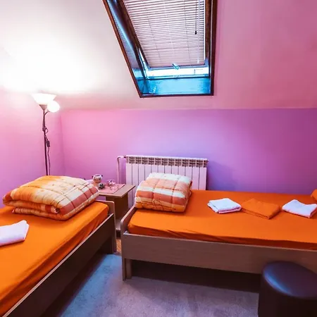 Laufer Hostel *