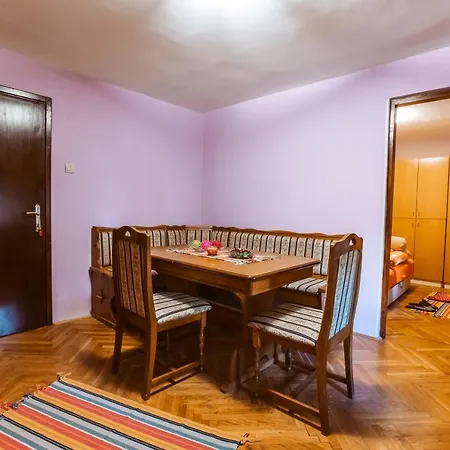Laufer Hostel