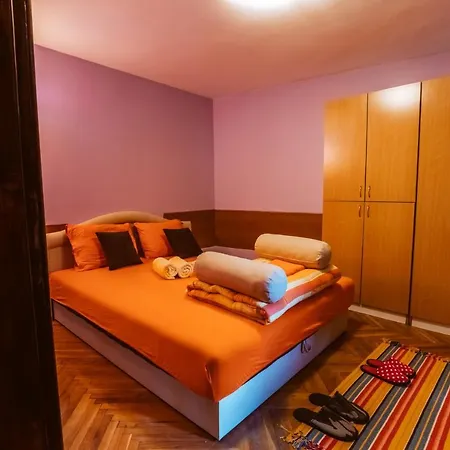 Laufer Hostel *