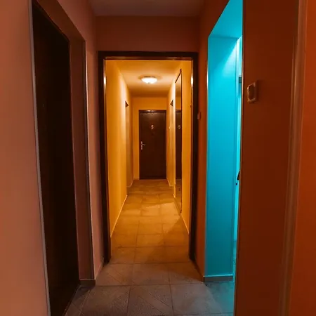 Laufer Hostel *